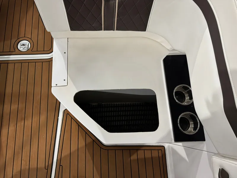 Slide: The Image of Monterey 258SS Super Sport 2018 - 14