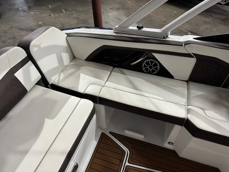 Slide: The Image of Monterey 258SS Super Sport 2018 - 19