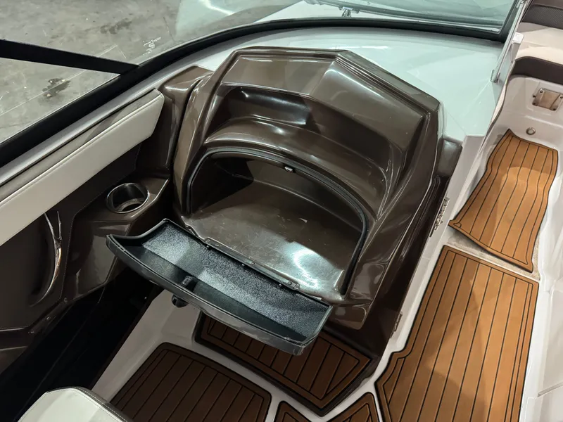 Slide: The Image of Monterey 258SS Super Sport 2018 - 25