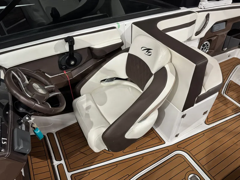 Slide: The Image of Monterey 258SS Super Sport 2018 - 32