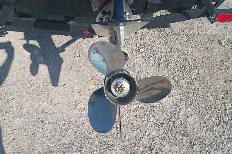 Slide: The Image of Propeller of 2026 G3 1810SE boat on gravel surface. - 7