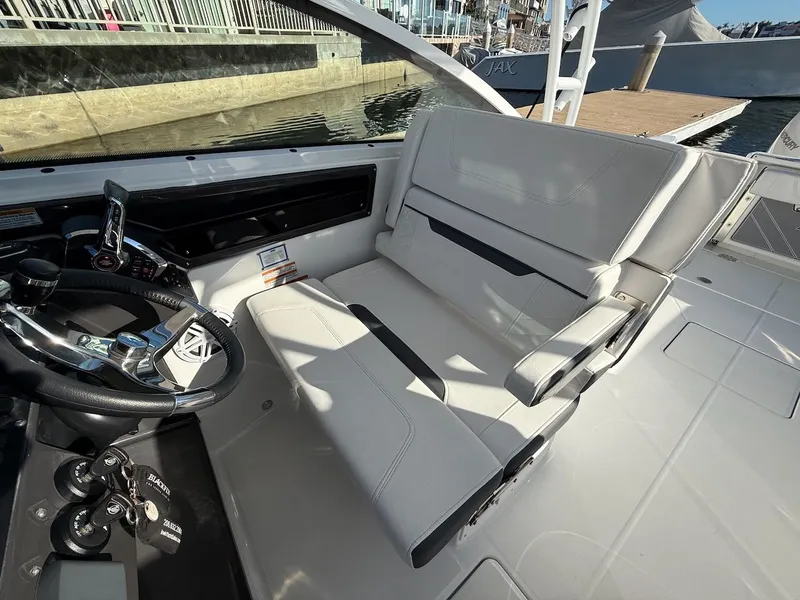 Slide: The Image of Blackfin 272 DC 2022 - 27