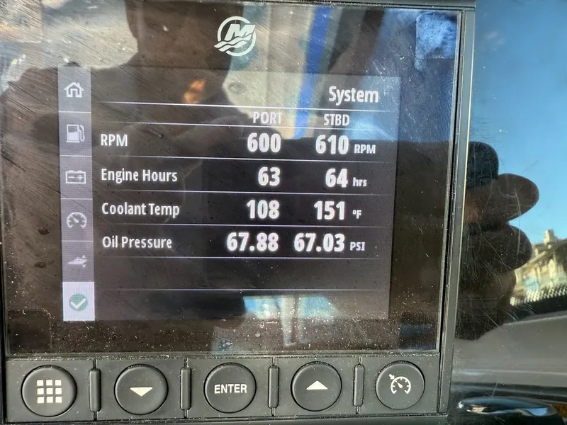 Slide: The Image of Blackfin 272 DC 2022 - 29