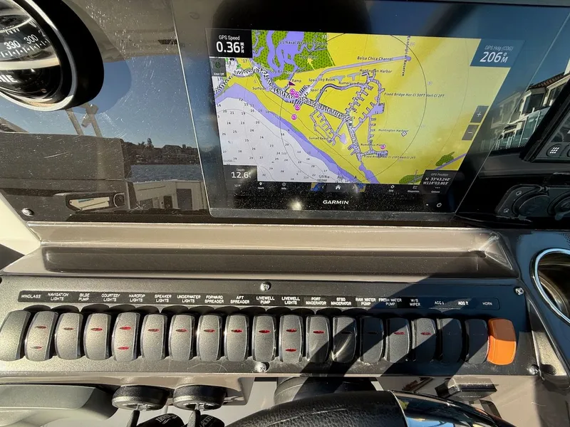 Slide: The Image of Blackfin 272 DC 2022 - 31