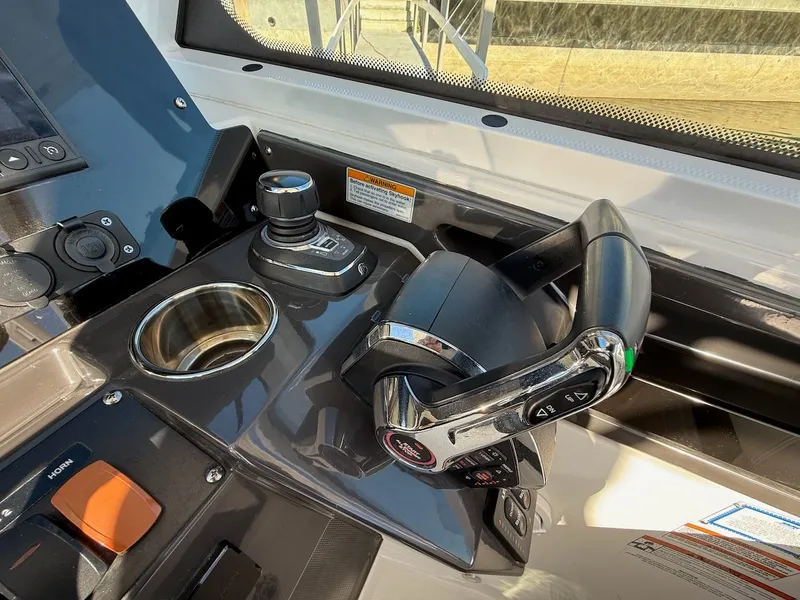 Slide: The Image of Blackfin 272 DC 2022 - 32