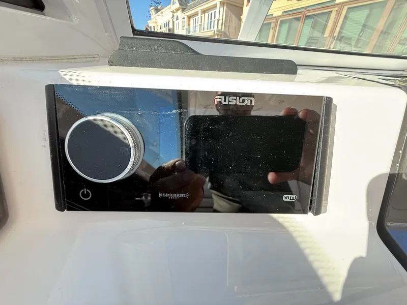 Slide: The Image of Blackfin 272 DC 2022 - 33