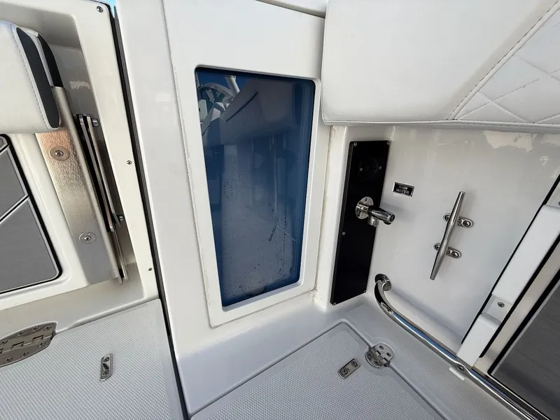 Slide: The Image of Blackfin 272 DC 2022 - 39