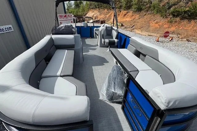 Slide: The Image of 2026 Veranda VV22RC pontoon boat with spacious seating and modern design. - 8