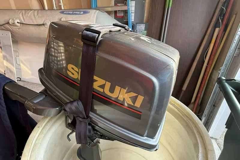 Slide: The Image of Suzuki Outboard - 18