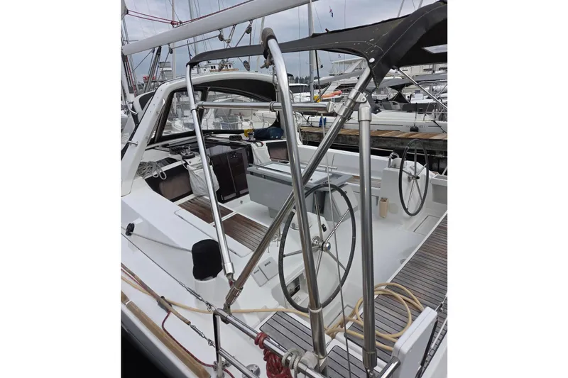 Slide: The Image of Outboard Engine Hoist - 25