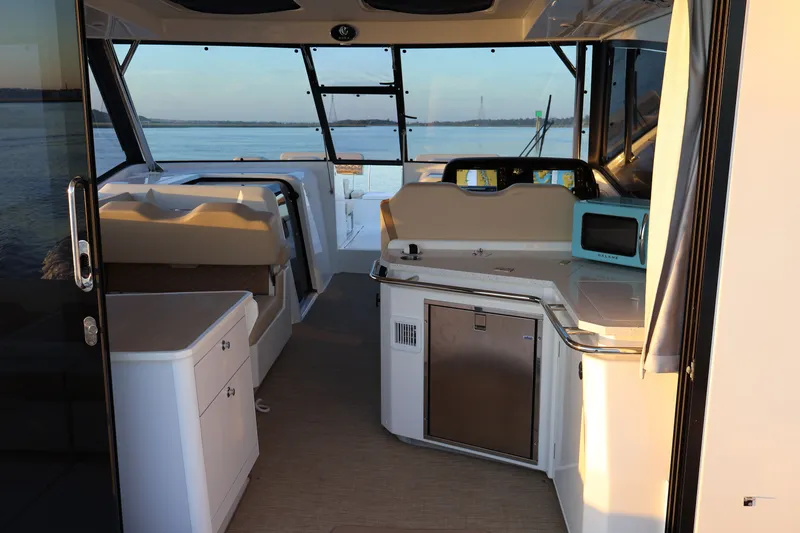 Slide: The Image of Aquila 36 Sport 2023 - 24