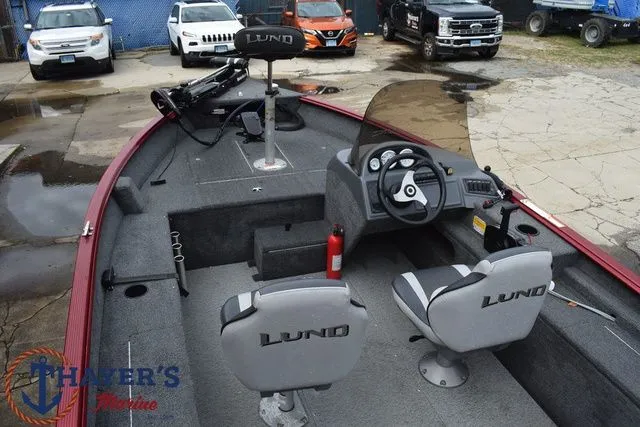 Slide: The Image of Lund 1710 Predator SS 2009 - 9