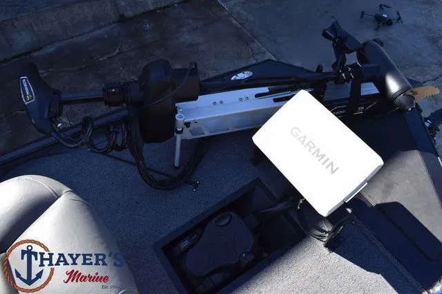 Slide: The Image of Tracker Bass Tracker Classic XL 2024 - 13