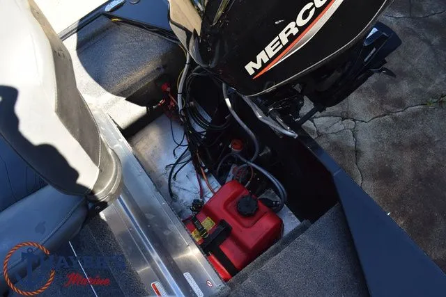 Slide: The Image of Tracker Bass Tracker Classic XL 2024 - 24