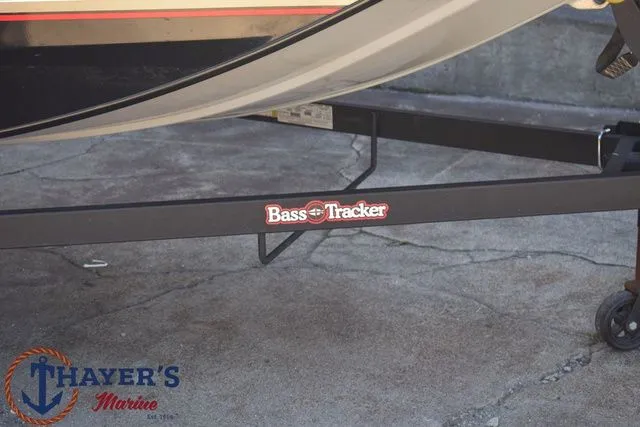 Slide: The Image of Tracker Bass Tracker Classic XL 2024 - 3