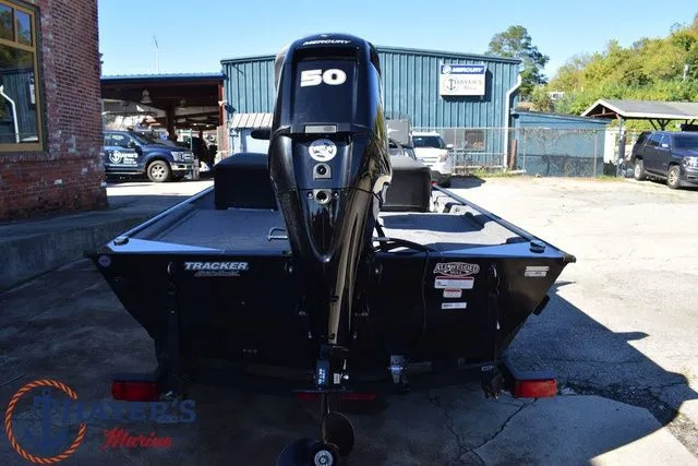 Slide: The Image of Tracker Bass Tracker Classic XL 2024 - 6