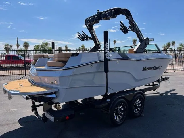 Slide: The Image of MasterCraft XT23 2026 - 14