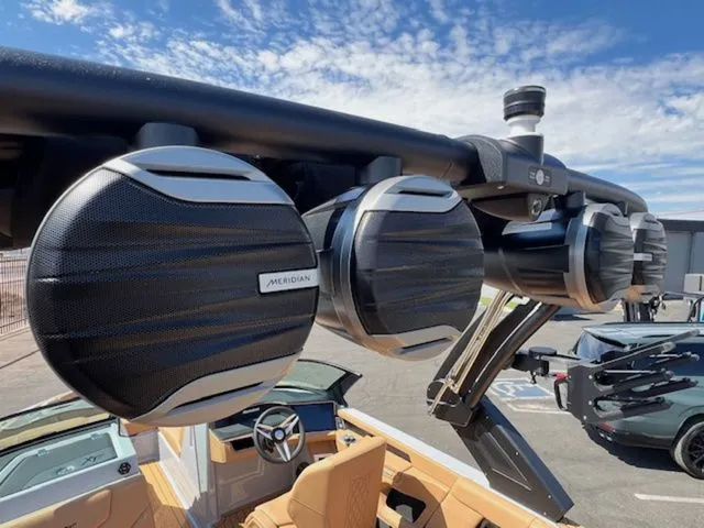 Slide: The Image of MasterCraft XT23 2026 - 20