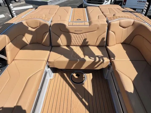 Slide: The Image of MasterCraft XT23 2026 - 25