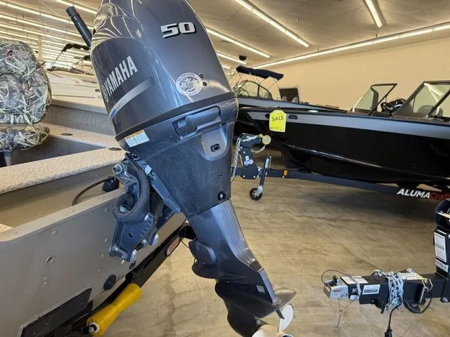 Slide: The Image of Alumacraft Escape 165 2019 - 5