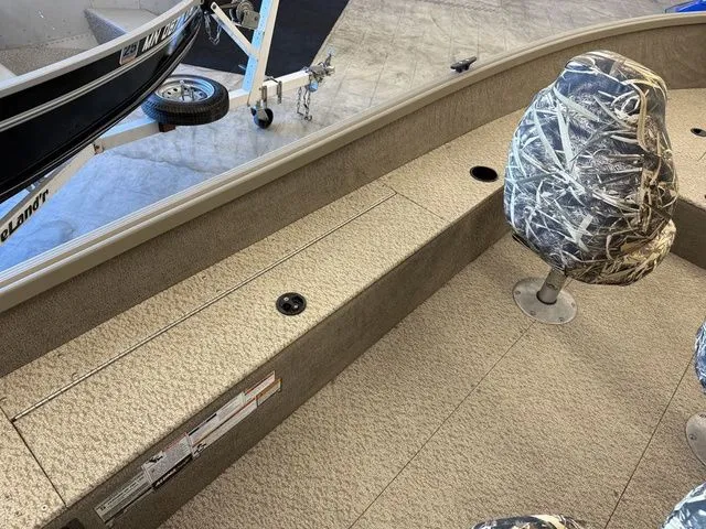 Slide: The Image of Alumacraft Escape 165 2019 - 10