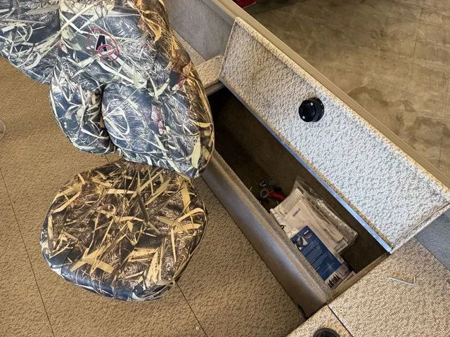 Slide: The Image of Alumacraft Escape 165 2019 - 9