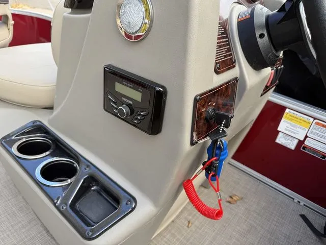 Slide: The Image of Sun Tracker Bass Buggy 16 XL Select 2023 - 17