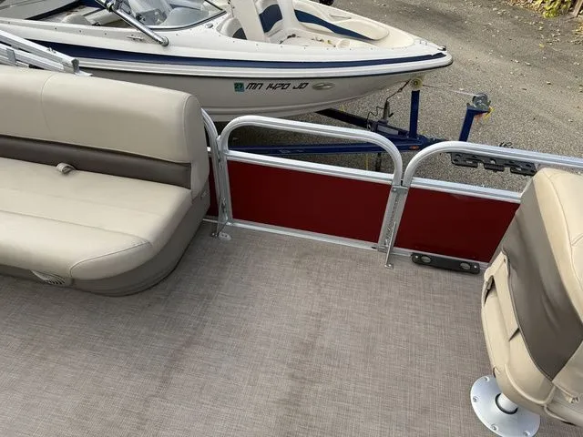 Slide: The Image of Sun Tracker Bass Buggy 16 XL Select 2023 - 11