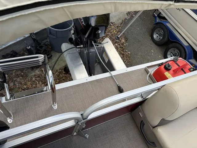 Slide: The Image of Sun Tracker Bass Buggy 16 XL Select 2023 - 22