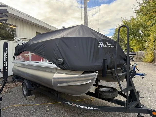 Slide: The Image of Sun Tracker Bass Buggy 16 XL Select 2023 - 24