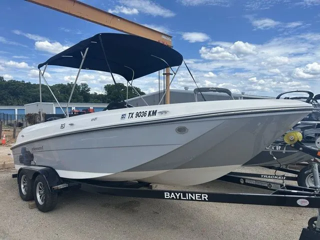 Slide: The Image of Bayliner Element E21 2020 - 1
