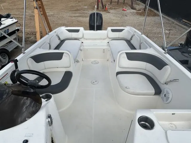 Slide: The Image of Bayliner Element E21 2020 - 14