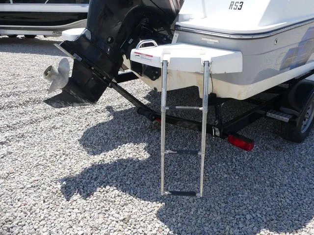 Slide: The Image of Bayliner Element E21 2020 - 15