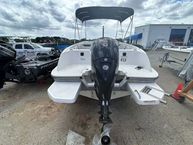 Slide: The Image of Bayliner Element E21 2020 - 4