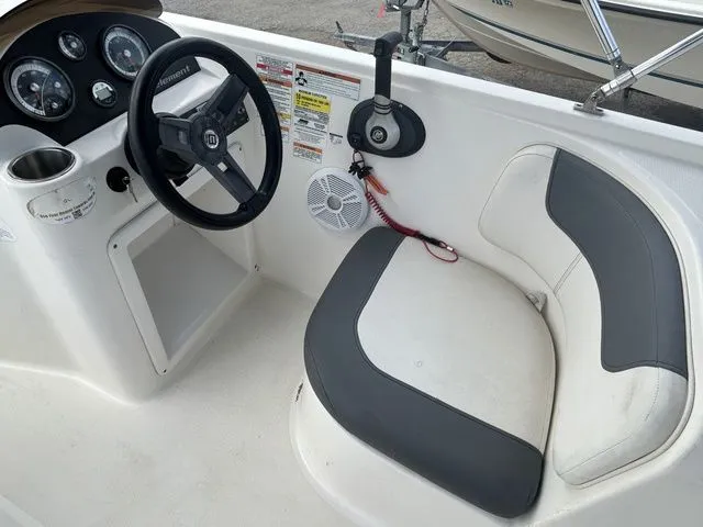 Slide: The Image of Bayliner Element E21 2020 - 5