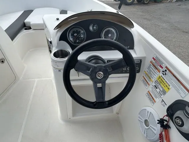 Slide: The Image of Bayliner Element E21 2020 - 6