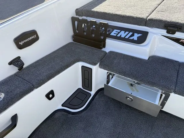 Slide: The Image of Phoenix Bass Boat 21 XE 2026 - 14