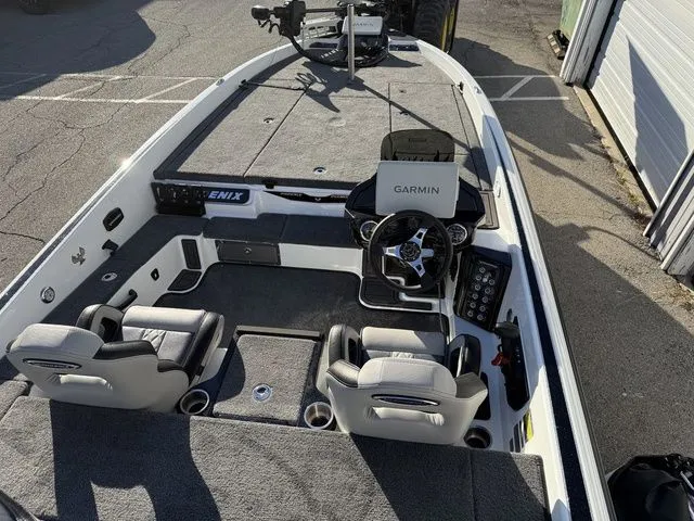 Slide: The Image of Phoenix Bass Boat 21 XE 2026 - 20