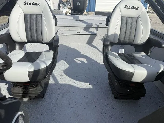 Slide: The Image of SeaArk Protege 240 2026 - 9