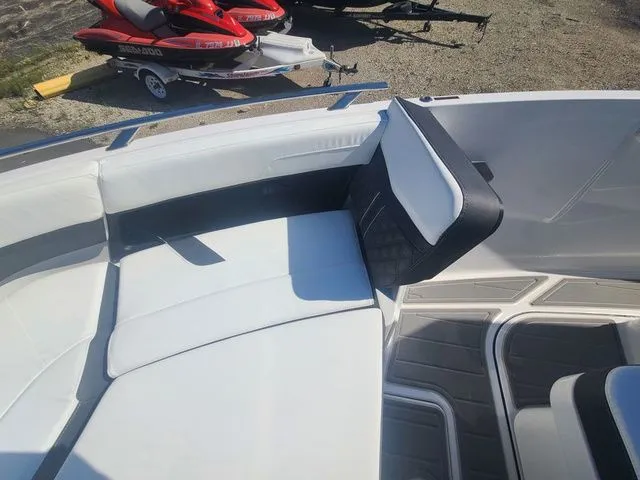 Slide: The Image of Monterey Elite 27 SD 2026 - 9