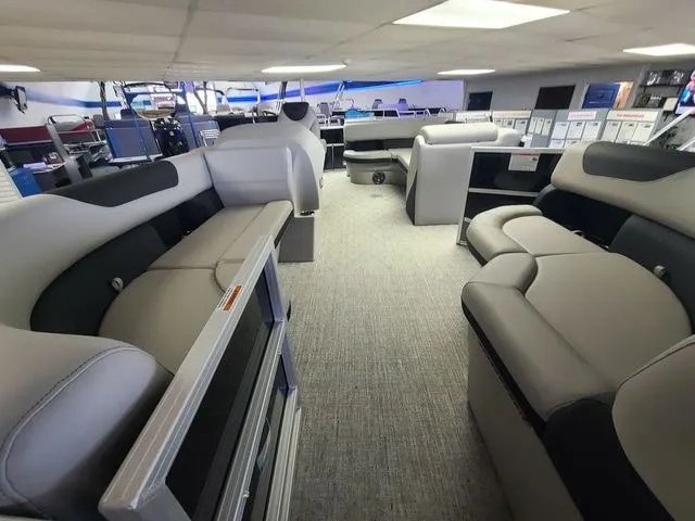 Slide: The Image of South Bay 220CR LE Cruise 2026 - 9