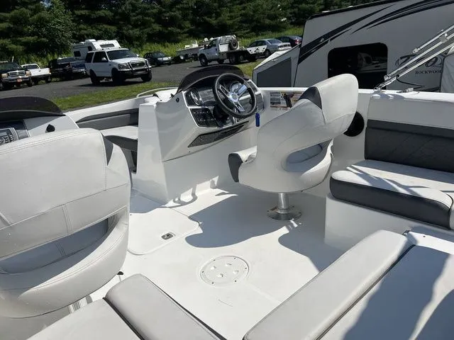 Slide: The Image of Hurricane Sundeck 2019 - 8