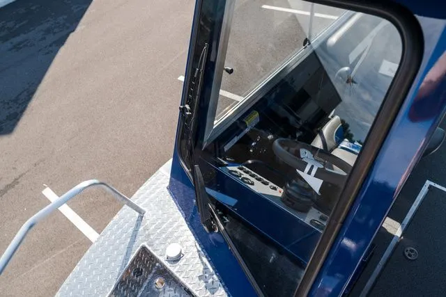 Slide: The Image of Thunder Jet Alexis Pro 22' 2024 - 13