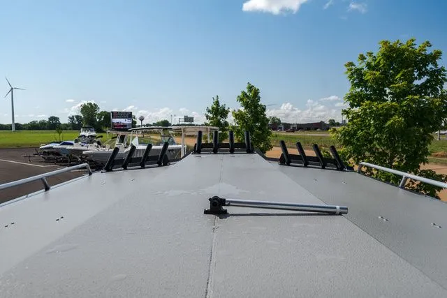 Slide: The Image of Thunder Jet Alexis Pro 22' 2024 - 15