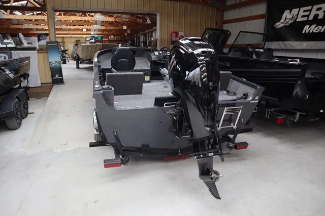 Slide: The Image of Crestliner 1750 Hawk 2026 - 3