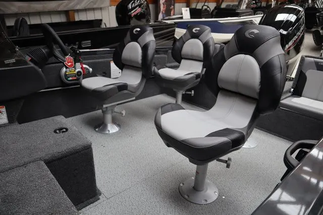 Slide: The Image of Crestliner 1750 Hawk 2026 - 5