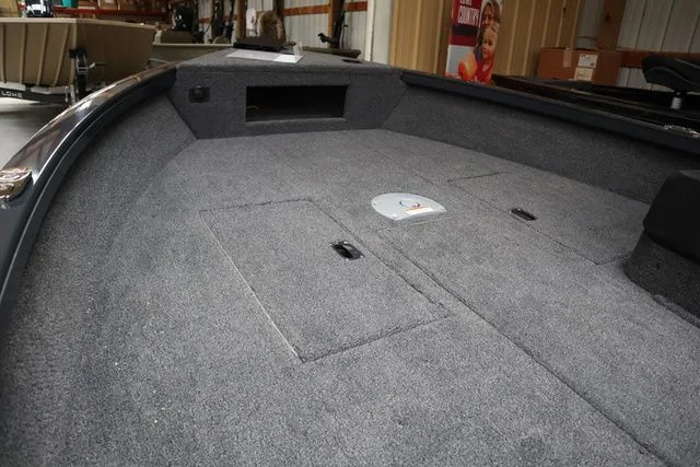 Slide: The Image of Crestliner 1750 Hawk 2026 - 6