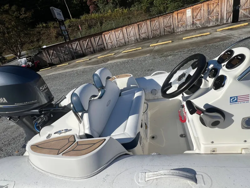 Slide: The Image of Zodiac YL400 NEO 2020 - 3