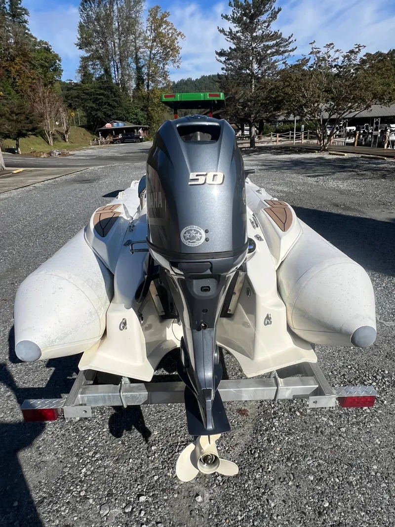 Slide: The Image of Zodiac YL400 NEO 2020 - 4