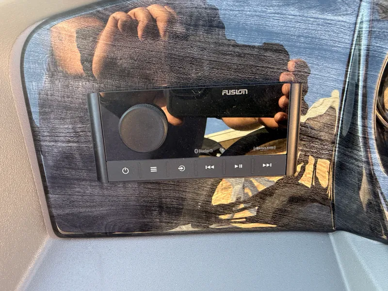 Slide: The Image of Tahoe LTZ 2385 (CRB) Cruise Rear Bench Tritoon & Honda 4-Stroke EFI 2026 - 12